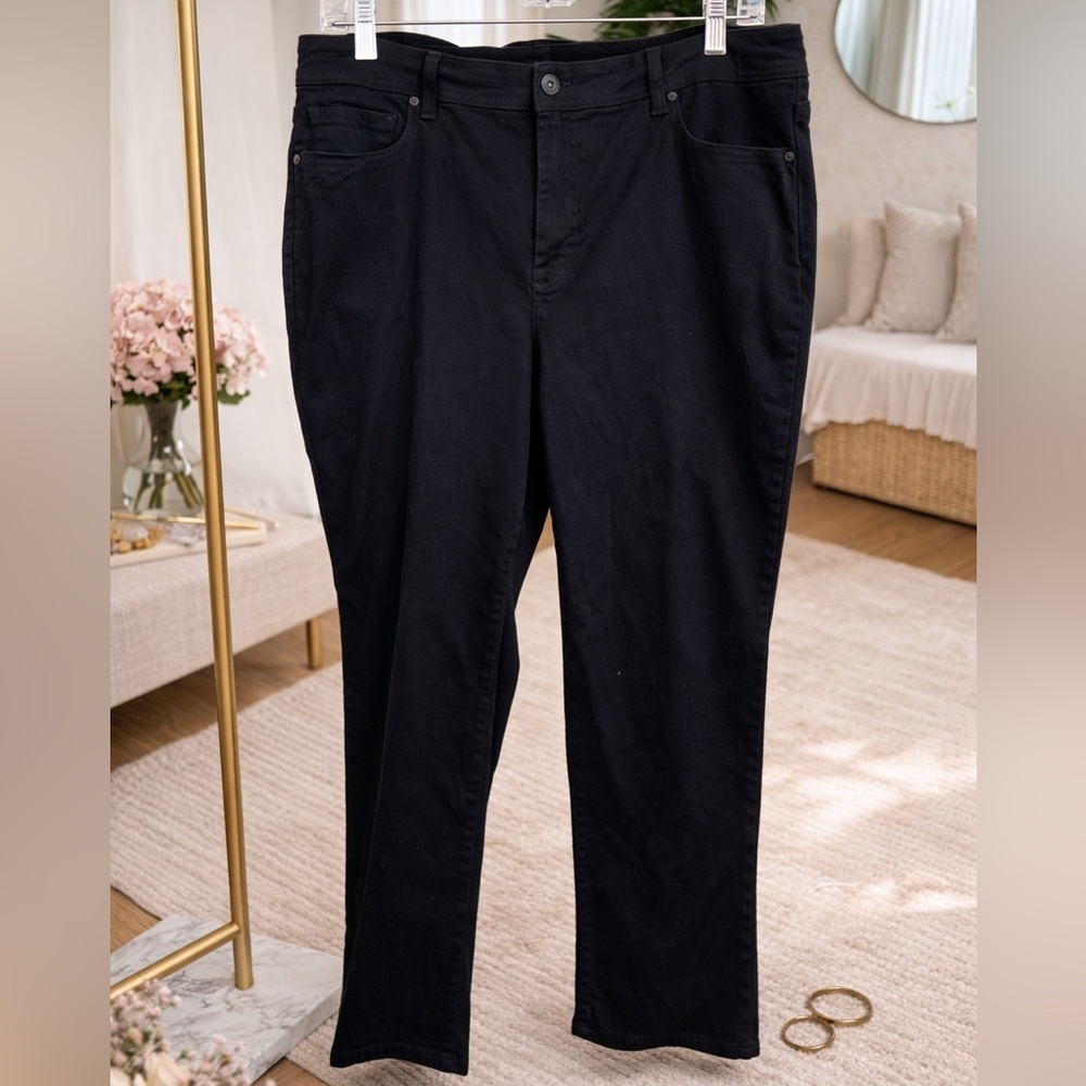 Style & Co.β Plus Size 18 18W Petite Women's Classic Black Straight Leg Jeans